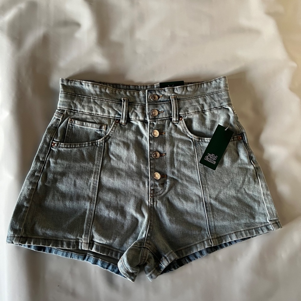 NEW Women's Super-High Rise Cheeky Jean Shorts - Wild Fable™ size 10 , waist 30